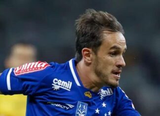 “Até eu queria está na arquibancada para me xingar”, ex-lateral responde torcedor do Cruzeiro