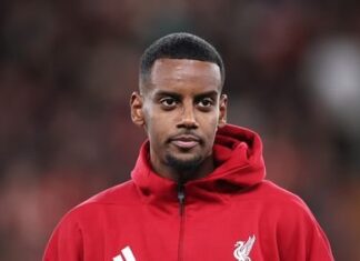 Arne Slot descreve o principal papel de Hugo Ekitike no Liverpool após a transferência de Isak.