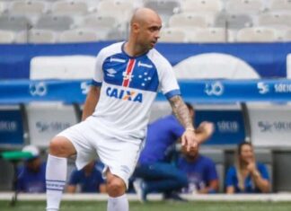 Cris exalta torcida do Cruzeiro e explica briga com goleiro do Atlético no clássico; veja