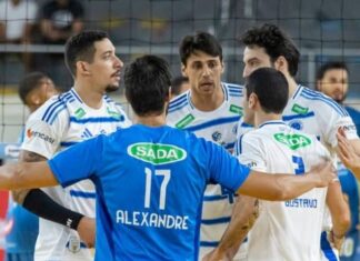 Sada Cruzeiro se recupera da derrota para o Praia e volta a vencer no Mineiro