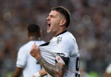 Retrospecto favorável em clássicos é trunfo de Vegetti para reencontrar o bom momento no Vasco
