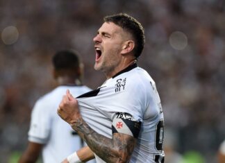 Retrospecto favorável em clássicos é trunfo de Vegetti para reencontrar o bom momento no Vasco