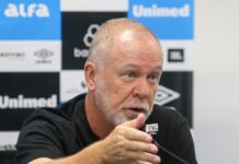 Resumão da coletiva: Mano Menezes explica escolha por Pavón e Edenilson e ironiza arbitragem