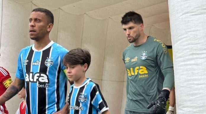 Com escândalos de arbitragem, Grêmio vence o GreNal 448