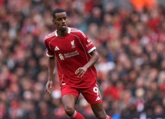 Eddie Howe gives fresh Alexander Isak take after Liverpool debut