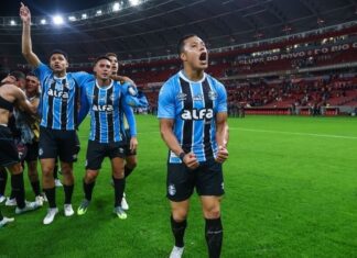 Titular do Grêmio debocha do Inter em postagem na web
