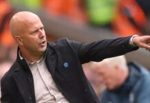 Arne Slot defends Merseyside derby decision that had David Moyes furious