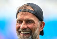 Jurgen Klopp can’t resist Man Utd dig while gushing over Liverpool