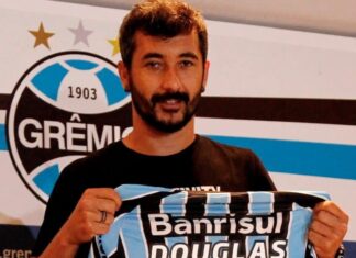 Ex-meia do Grêmio tem prisão decretada e está foragido da Justiça