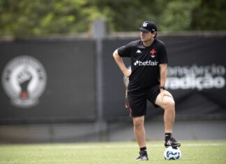Vasco vem quebrando tabus com Fernando Diniz e mira o próximo: voltar a vencer o Palmeiras