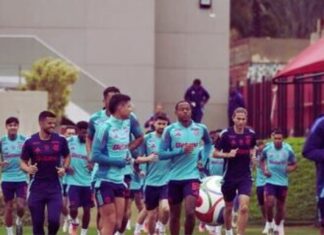 Filipe Luís comanda treino do Flamengo na Data FIFA