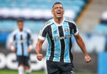 Ex-jogador do Grêmio se irrita e esculacha arbitragem Brasileira