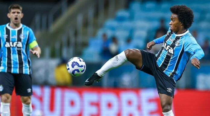 Willian cai na bronca após roubo contra o Grêmio no Brasileirão