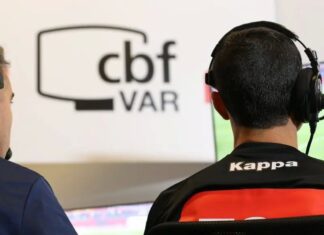 CBF afasta árbitro de Bragantino x Grêmio após polêmica com o VAR