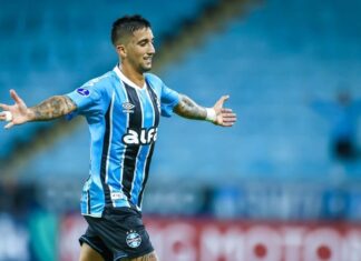 Atacante do Grêmio revela descontentamento com Mano Menezes