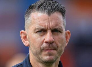 Matt Bloomfield: Luton Town sack manager after nine months in charge