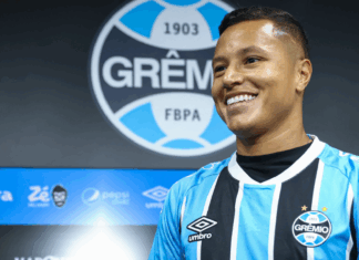 Grêmio aciona cláusula e garante permanência de lateral no elenco definitivamente