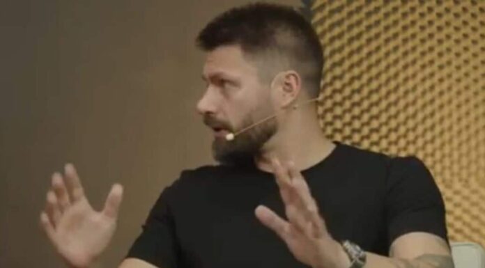 Comentarista colorado elogia Marlon no Grêmio, mas alfineta: “não precisa citar o Inter”