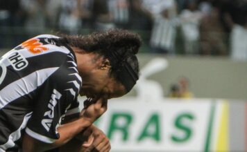 Ronaldinho relembra jogo histórico pelo Atlético, e convoca torcida para jogo no Mineirão