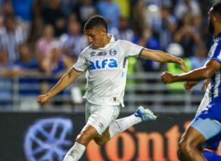 O jogador que tem boa recuperação e se aproxima de jogar pelo Grêmio novamente