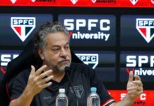 Apos vaias e protestos, presidente do São Paulo emite nota polêmica para a torcida