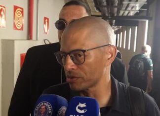 Ídolos do Cruzeiro participam de jogo no Mineirão e falam sobre o clube; veja vídeo