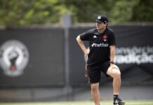 Fernando Diniz reencontra o Fortaleza, adversário de sua estreia nesta passagem pelo Vasco