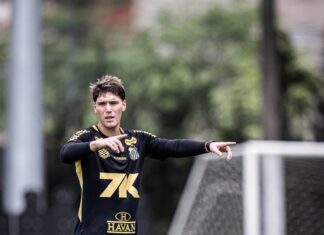 Rollheiser vê Santos FC pronto para clássico e destaca sequência em casa: “Sabemos que são jogos importantes” – Santos Futebol Clube