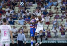 Invicto como titular do Vasco, Barros pede a permanência de Rayan: ‘Consegue ficar mais uma temporada?’