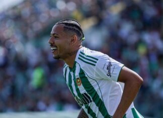 Clayton brilha e vira um dos artilheiros do Campeonato Português; atacante lamenta falta de oportunidades no Vasco