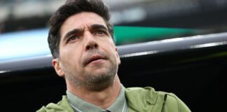 Por que Abel e Palmeiras, com contrato na mesa há meses, ainda não fecharam renovação? Entenda o cenário