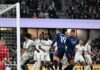 Arsenal marca no segundo tempo, bate Fulham fora de casa e mantém liderança da Premier League