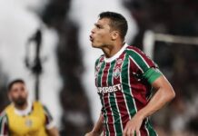 Thiago Silva é o quarto zagueiro que mais marcou gols no mundo no século XXI; veja lista