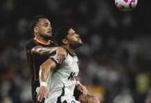 Atlético pressiona no fim, mas perde para o Corinthians na Neo Química Arena