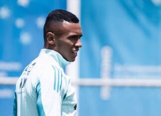 Marquinhos sofre trauma no joelho e vira dúvida no Cruzeiro
