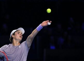 João Fonseca reage, busca virada e avança à semifinal do ATP 500 da Basileia com desistência de Shapovalov