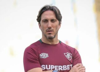 Site traz bastidores do dia a dia de técnico do Fluminense