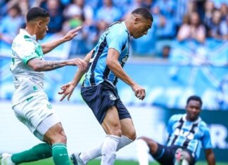 A música escolhida por Carlos Vinícius após marcar hat-trick no Grêmio