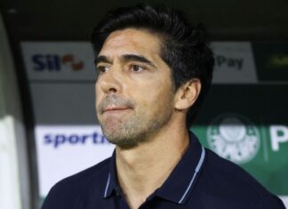 Recado ao Flamengo? Abel detona acusações sobre Palmeiras ser beneficiado pela arbitragem: ‘Narrativa hipócrita’