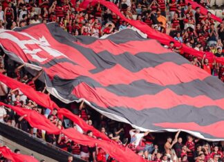 Ônibus com torcedores do Flamengo capota na Dutra a caminho da Argentina para jogo da Libertadores