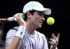 João Fonseca perde para Karen Khachanov, dá adeus ao Masters 1000 de Paris e encerra maratona de jogos