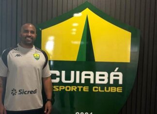 Campeão carioca pelo Vasco, ex-lateral Júlio César acerta com o Cuiabá para trabalhar na base do clube