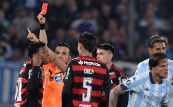 Simon discorda de expulsão de Plata em Racing x Flamengo: ‘Amarelo estava de bom tamanho’