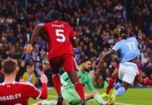 A Premier League divulgou um comunicado sobre a decisão do VAR no jogo entre Manchester City e Liverpool.