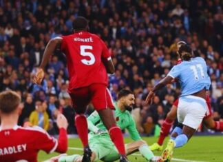 A Premier League divulgou um comunicado sobre a decisão do VAR no jogo entre Manchester City e Liverpool.
