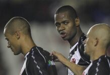 Vasco não ficava 3 jogos sem sofrer gols desde 2012, quando tinha Dedé na zaga