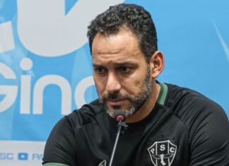 Dirigente do Paysandu chora após rebaixamento na Série B e vê Corinthians e Palmeiras como exemplos: ‘Se reconstruíram’