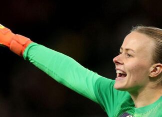 Hannah Hampton: Chelsea keeper backed by Sonia Bompastor after Mary Earps comments