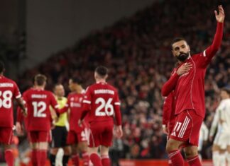 Salah iguala recorde de Rooney, Liverpool vence Aston Villa e quebra sequência de quatro derrotas na Premier League