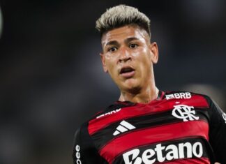Carrascal é substituído com 20 minutos de jogo e vira preocupação no Flamengo